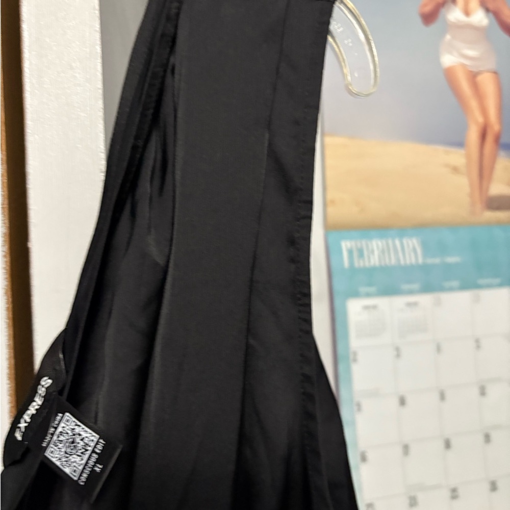 Express Black One-Shoulder Bodysuit - Picture 3 of 4